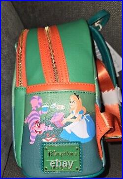 DISNEY CHRISTMAS GLOW in THE DARK Lounge fly Backpack 2023 + Christmas Ears